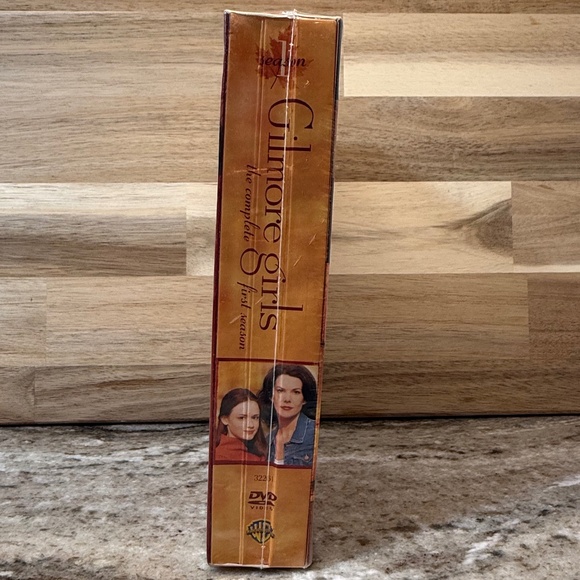 Gilmore Girls – Complete First Season DVD – Brand New & Sealed Unopened Box Set - Picture 4 of 6